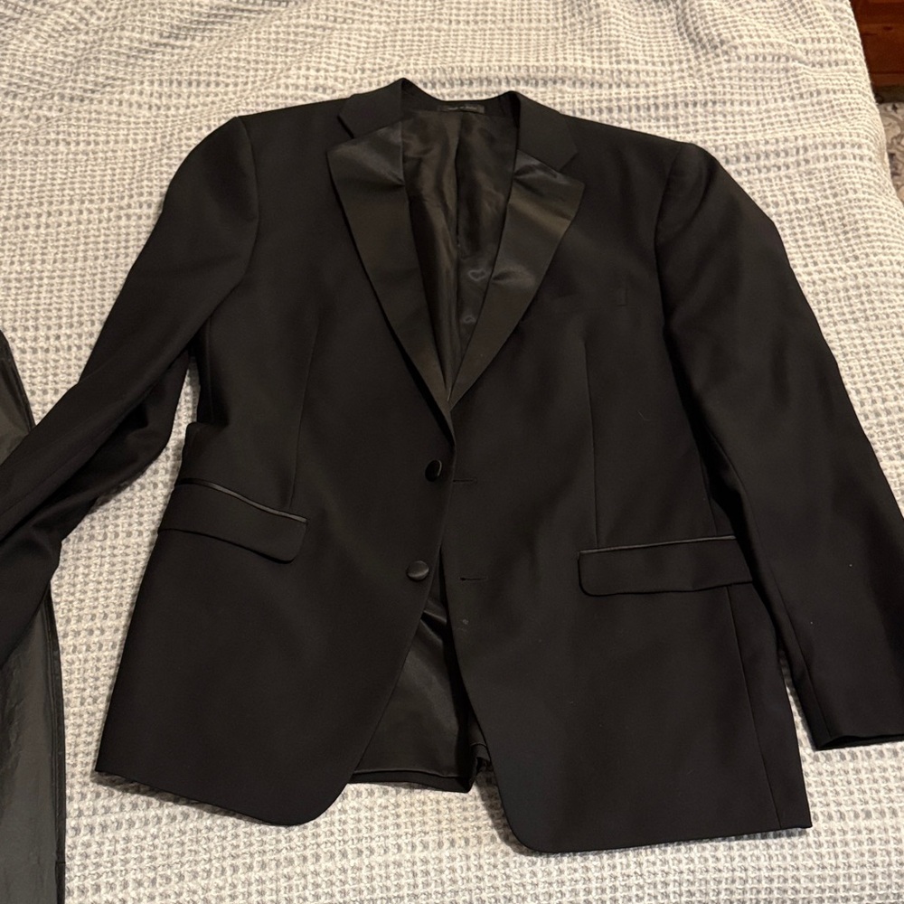 Calvin Klein Elegant Black Tuxedo Jacket